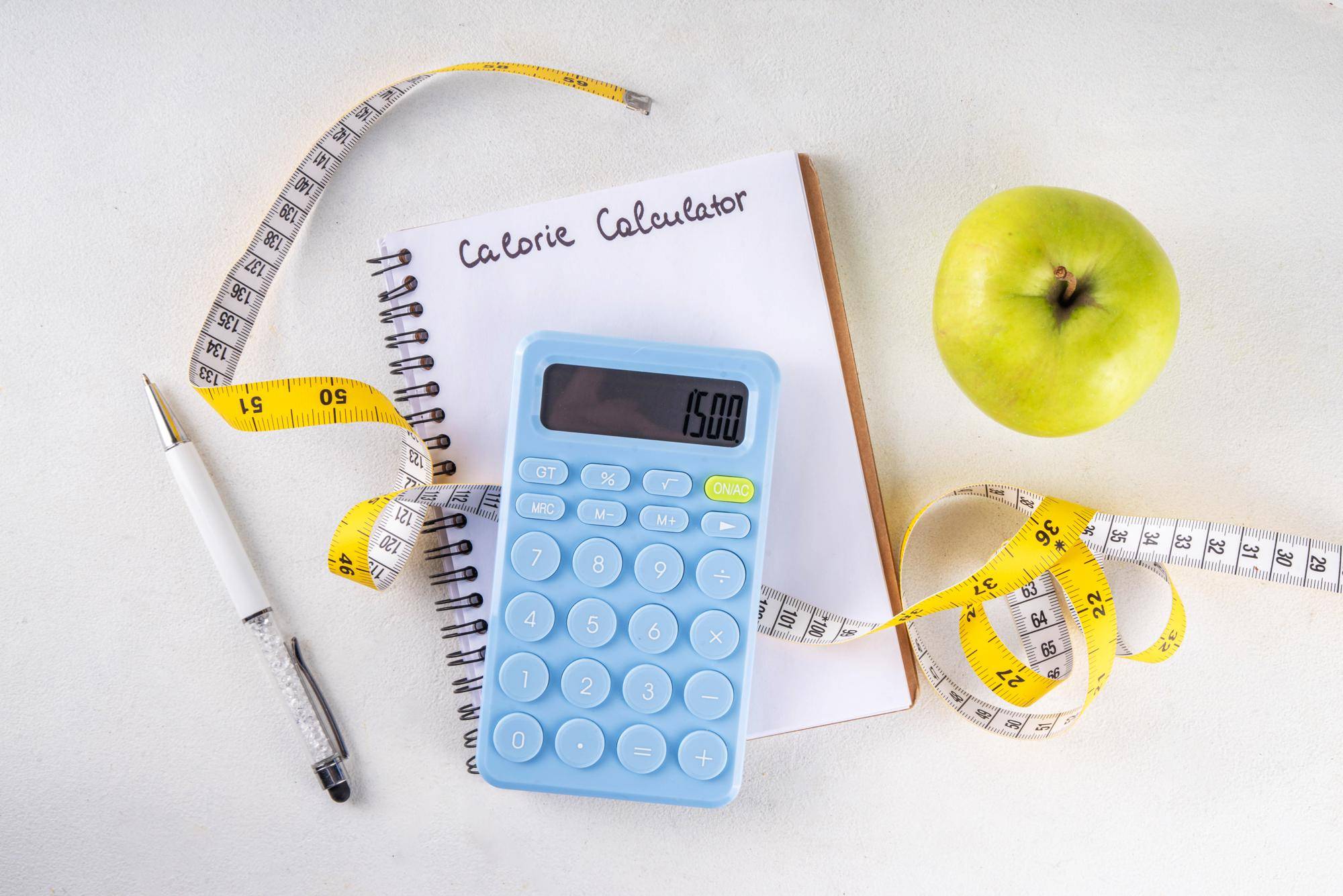 Jak obliczyć ile kcal potrzebujesz żeby schudnąć?